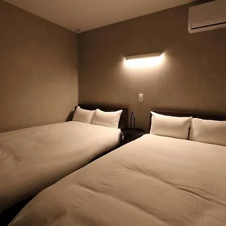 White Crystal Roomb 福岡市 エクステリア 写真