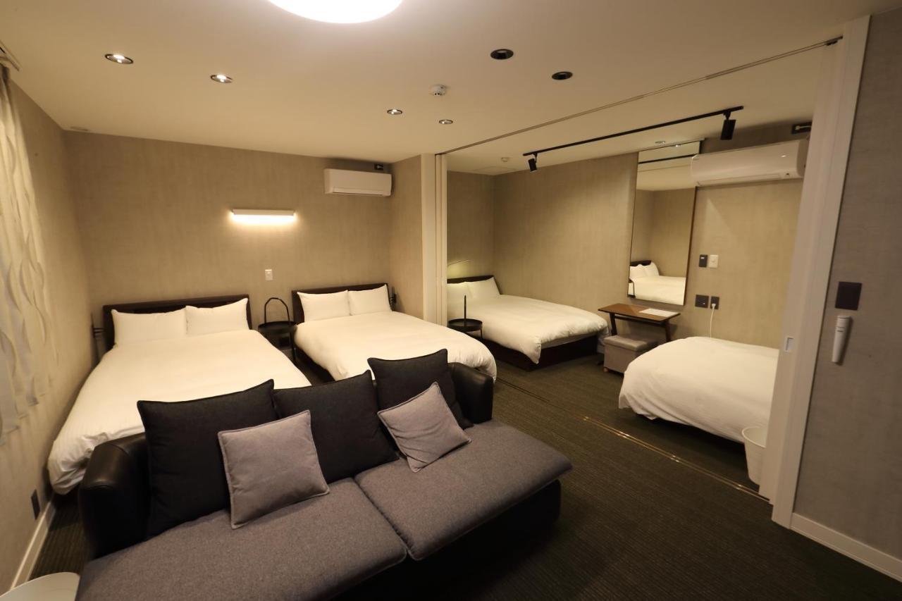 White Crystal Roomb アパート *